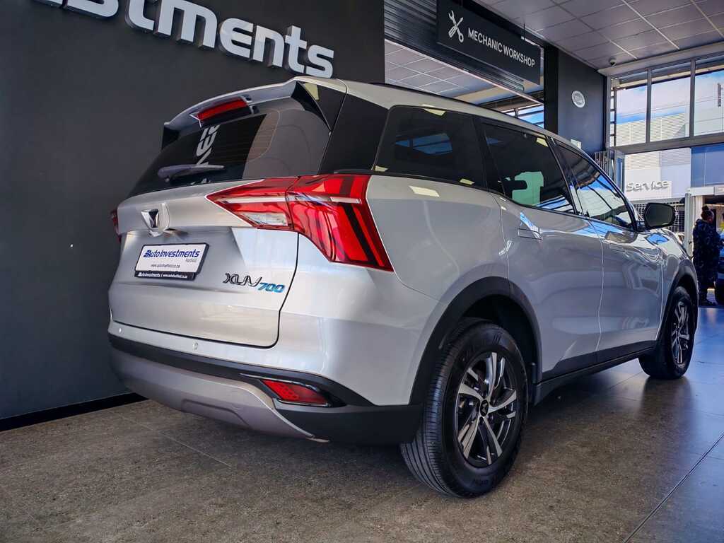 MAHINDRA XUV 700 XUV 700 2.0 AX5 A/T - 5