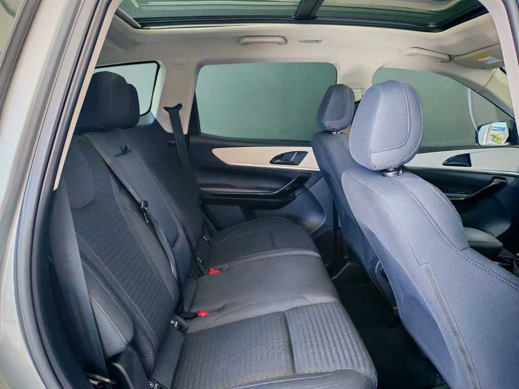 MAHINDRA XUV 700 XUV 700 2.0 AX5 A/T - 8
