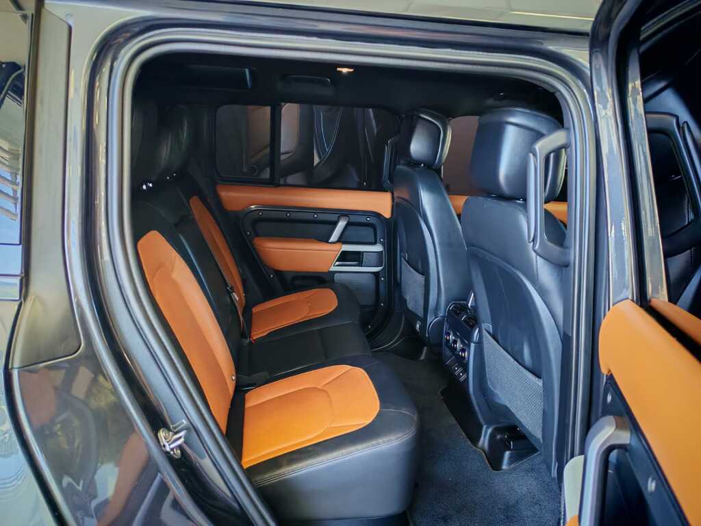 LAND ROVER DEFENDER DEFENDER 110 D300 HSE X-DYNAMIC