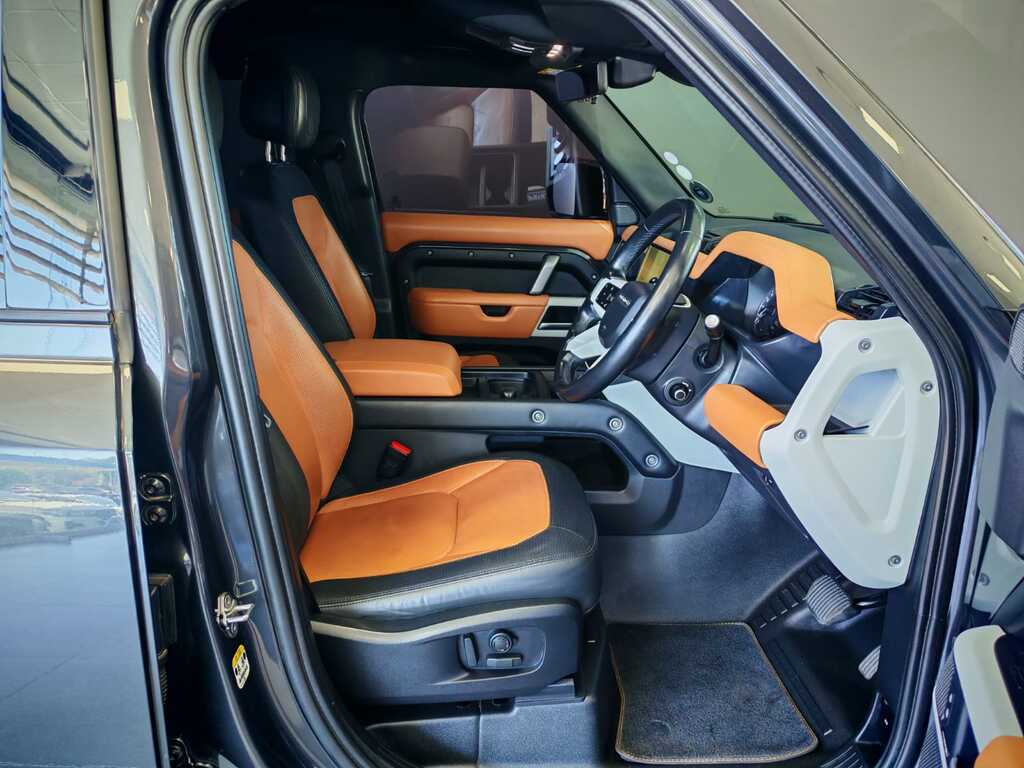 LAND ROVER DEFENDER DEFENDER 110 D300 HSE X-DYNAMIC