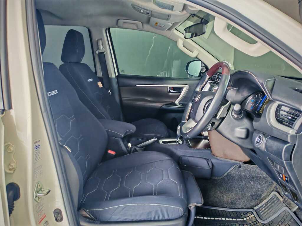 TOYOTA FORTUNER FORTUNER 2.8GD-6 4X4 EPIC A/T - 13