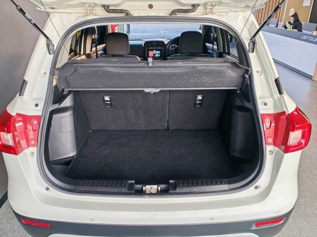 TOYOTA URBAN CRUISER URBAN CRUISER 1.5XR A/T - 8