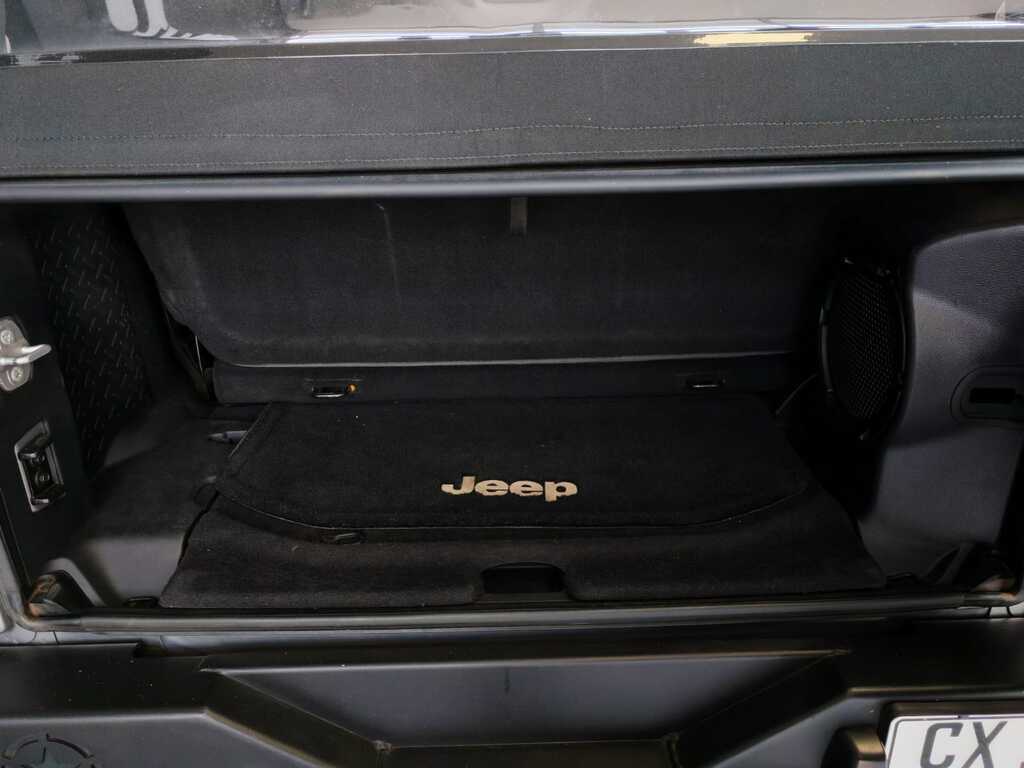 JEEP WRANGLER WRANGLER SAHARA 3.6L V6 A/T 2DR - 10