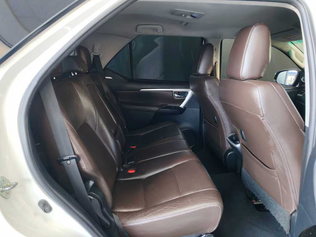 TOYOTA FORTUNER FORTUNER 2.8GD-6 4X4 A/T - 13