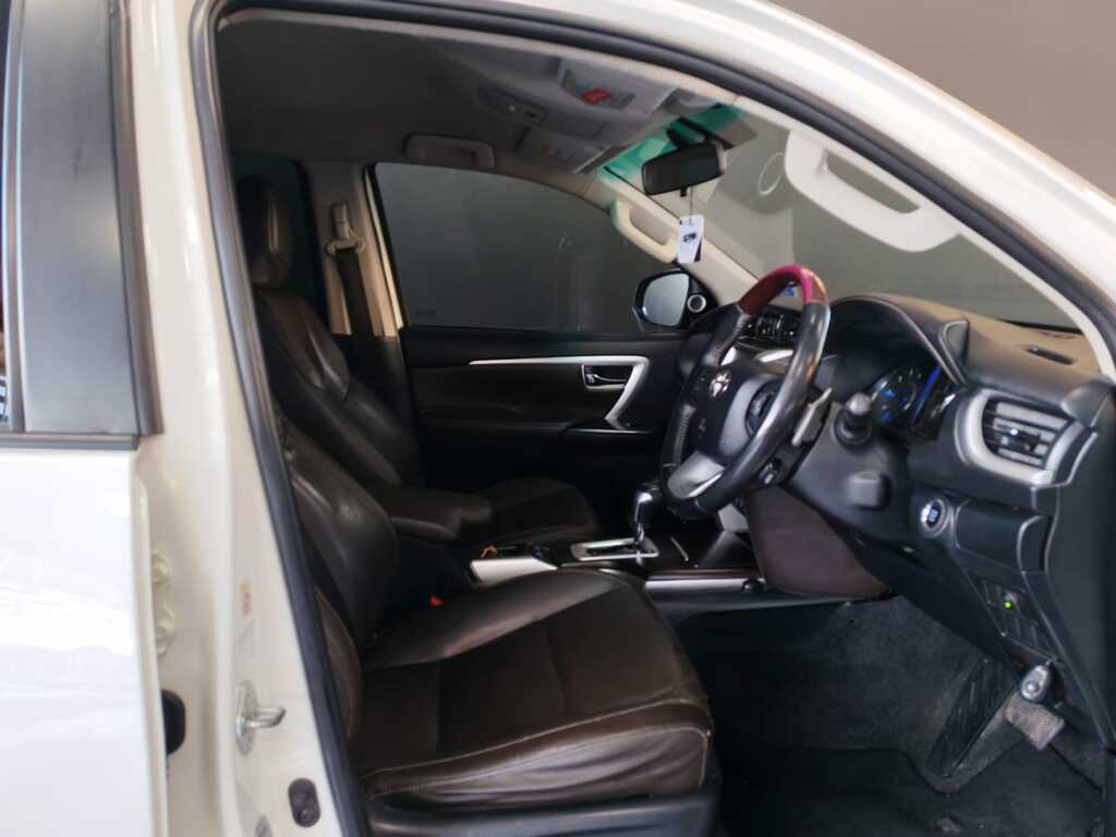 TOYOTA FORTUNER FORTUNER 2.8GD-6 4X4 A/T - 14