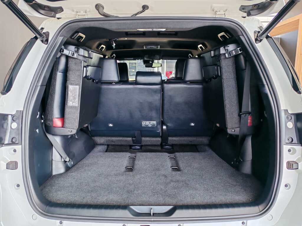 TOYOTA FORTUNER FORTUNER 2.8GD-6 VX A/T - 11