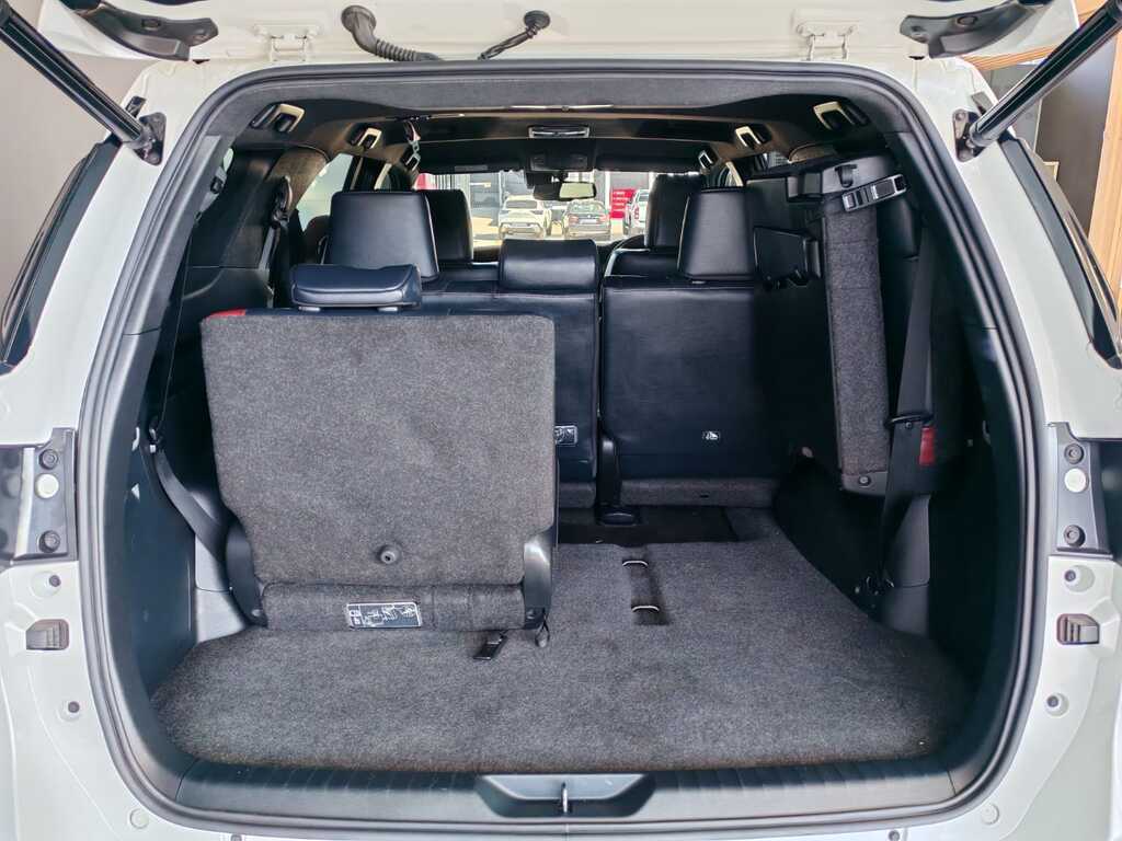 TOYOTA FORTUNER FORTUNER 2.8GD-6 VX A/T - 12