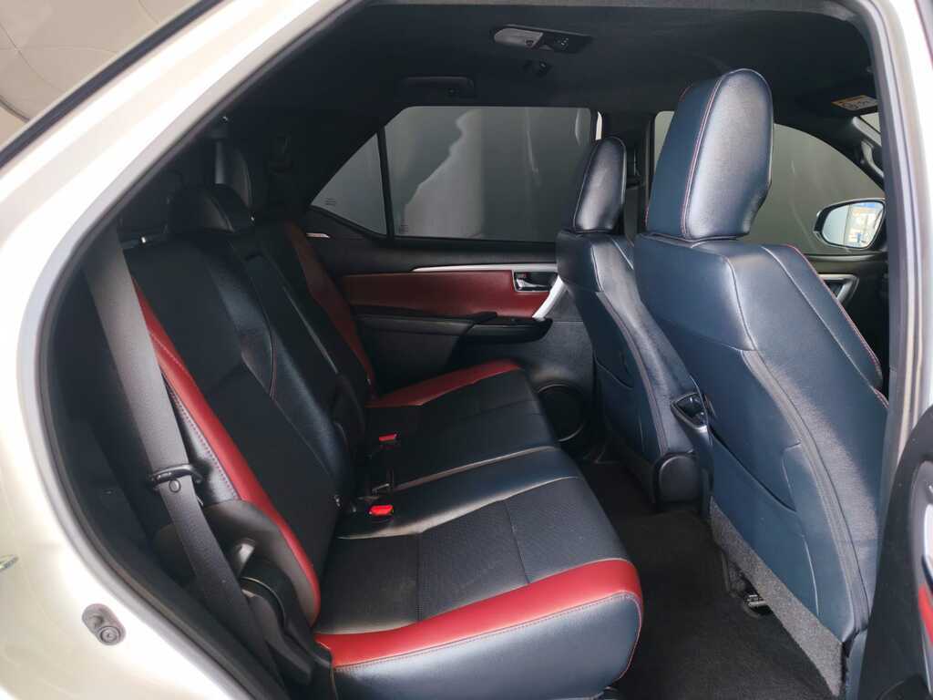 TOYOTA FORTUNER FORTUNER 2.8GD-6 VX A/T - 13
