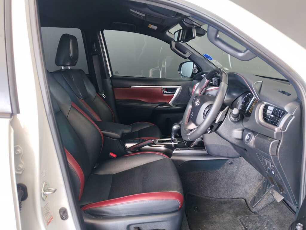 TOYOTA FORTUNER FORTUNER 2.8GD-6 VX A/T - 14