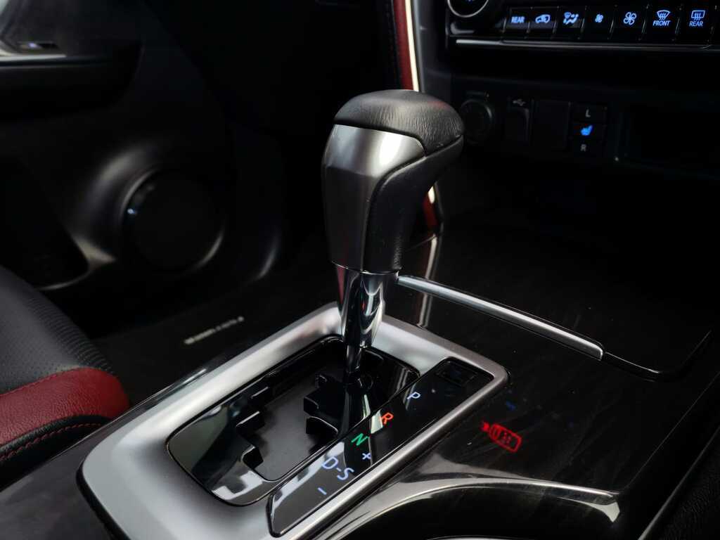 TOYOTA FORTUNER FORTUNER 2.8GD-6 VX A/T - 18