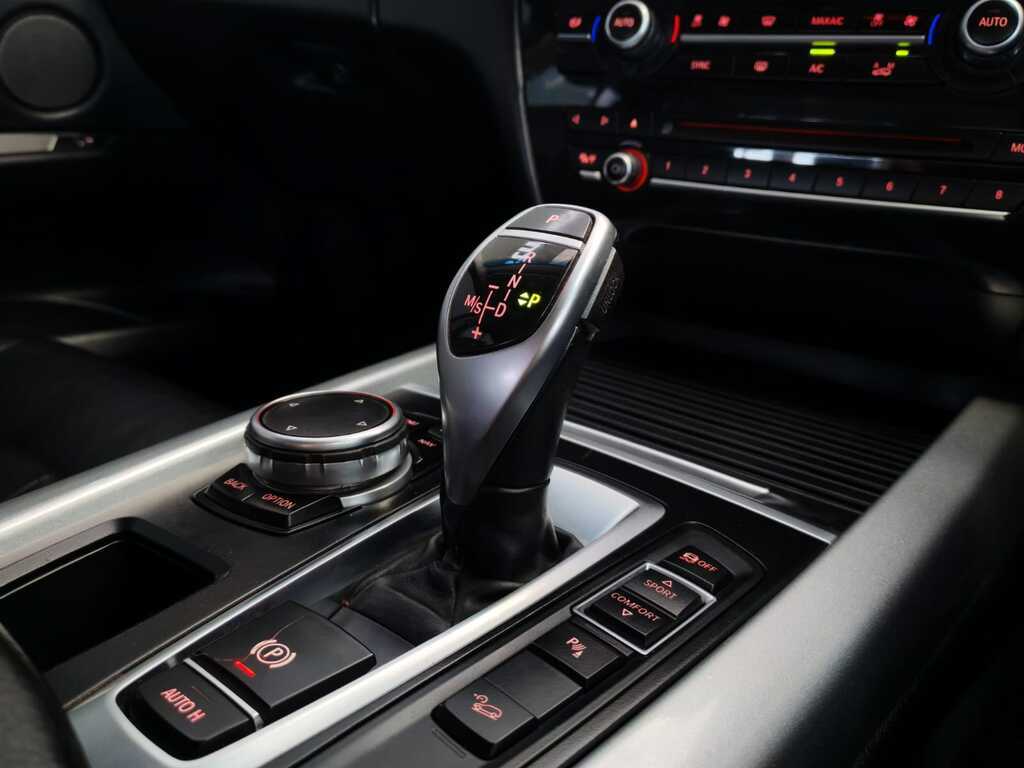 BMW X5 X5 xDRIVE30d DESIGN PURE A/T (F15) - 19