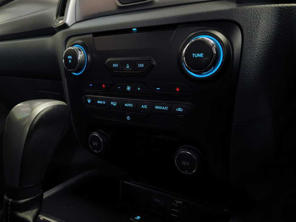 FORD EVEREST EVEREST 3.2 TDCi XLT 4X4 A/T - 18