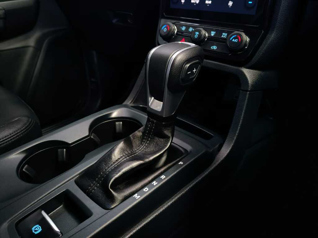 FORD EVEREST EVEREST 2.0D BI-TURBO XLT A/T - 17