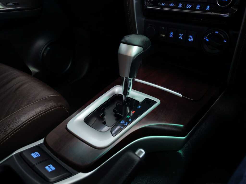 TOYOTA FORTUNER FORTUNER 4.0 V6 4X4 A/T - 19
