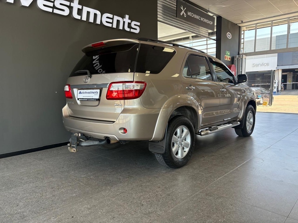 TOYOTA FORTUNER FORTUNER 3.0D-4D R/B 4X4 - 4