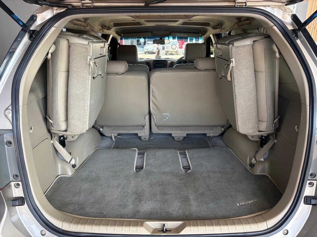 TOYOTA FORTUNER FORTUNER 3.0D-4D R/B 4X4 - 6