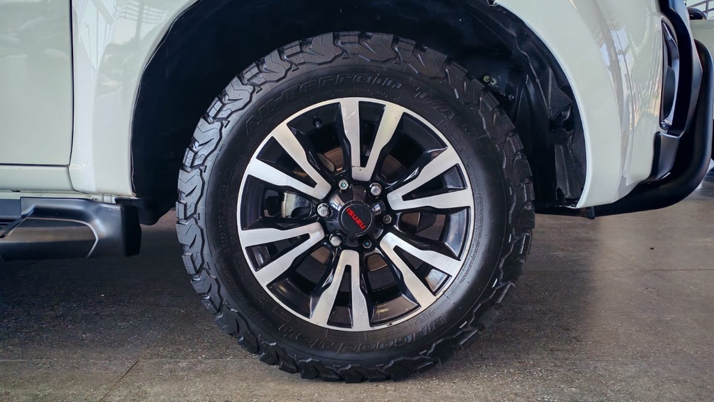 ISUZU D-MAX D-MAX 250 HO HI-RIDER A/T D/C P/U - 16