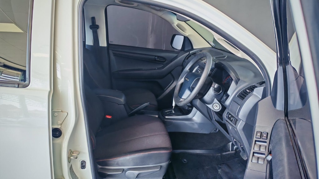 ISUZU D-MAX D-MAX 250 HO HI-RIDER A/T D/C P/U - 7