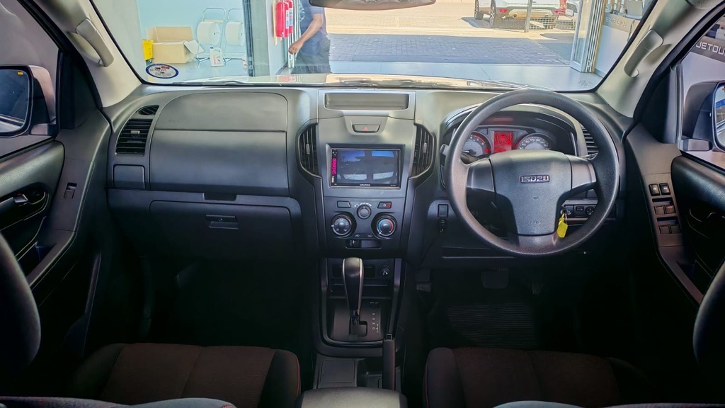 ISUZU D-MAX D-MAX 250 HO HI-RIDER A/T D/C P/U - 8