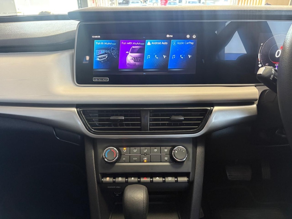 MAHINDRA XUV 700 XUV 700 2.0 AX5 A/T - 16
