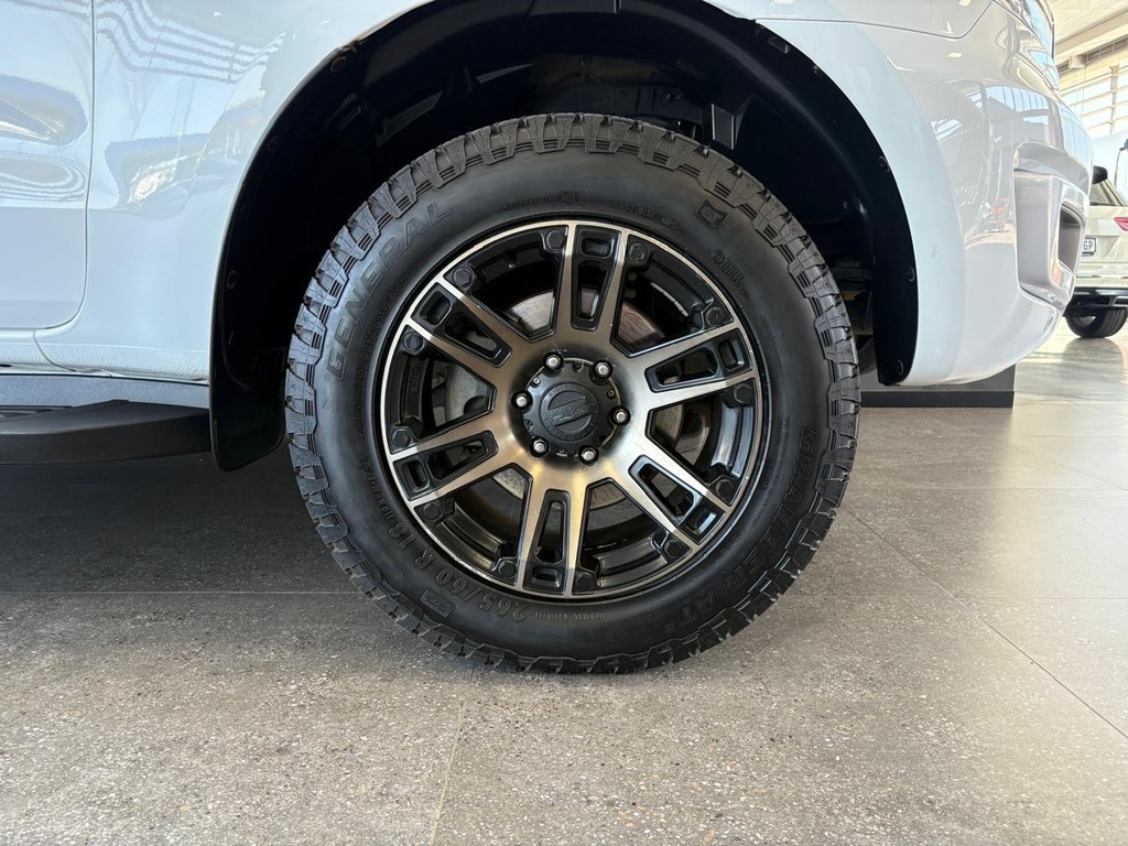 FORD EVEREST EVEREST 3.2 TDCi XLT 4X4 A/T - 7