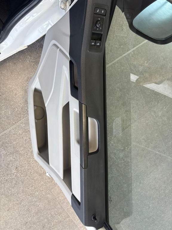 VOLKSWAGEN T6 T6 KOMBI 2.0 TDi DSG 103kw (TRENDLINE)