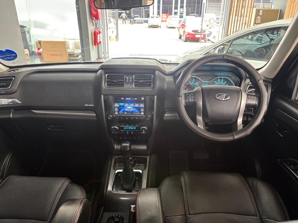 MAHINDRA SCORPIO PIK UP 2.2 mHAWK S11 4X4 A/T P/U D/C - 12