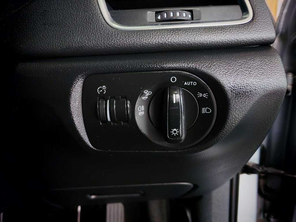 AUDI Q3 Q3 1.4T FSI STRONIC (110KW)