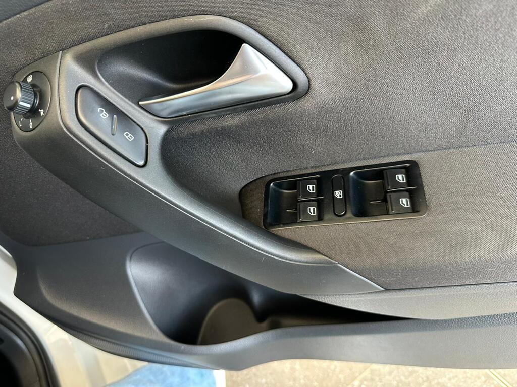 VOLKSWAGEN POLO POLO 1.4 COMFORTLINE 5DR