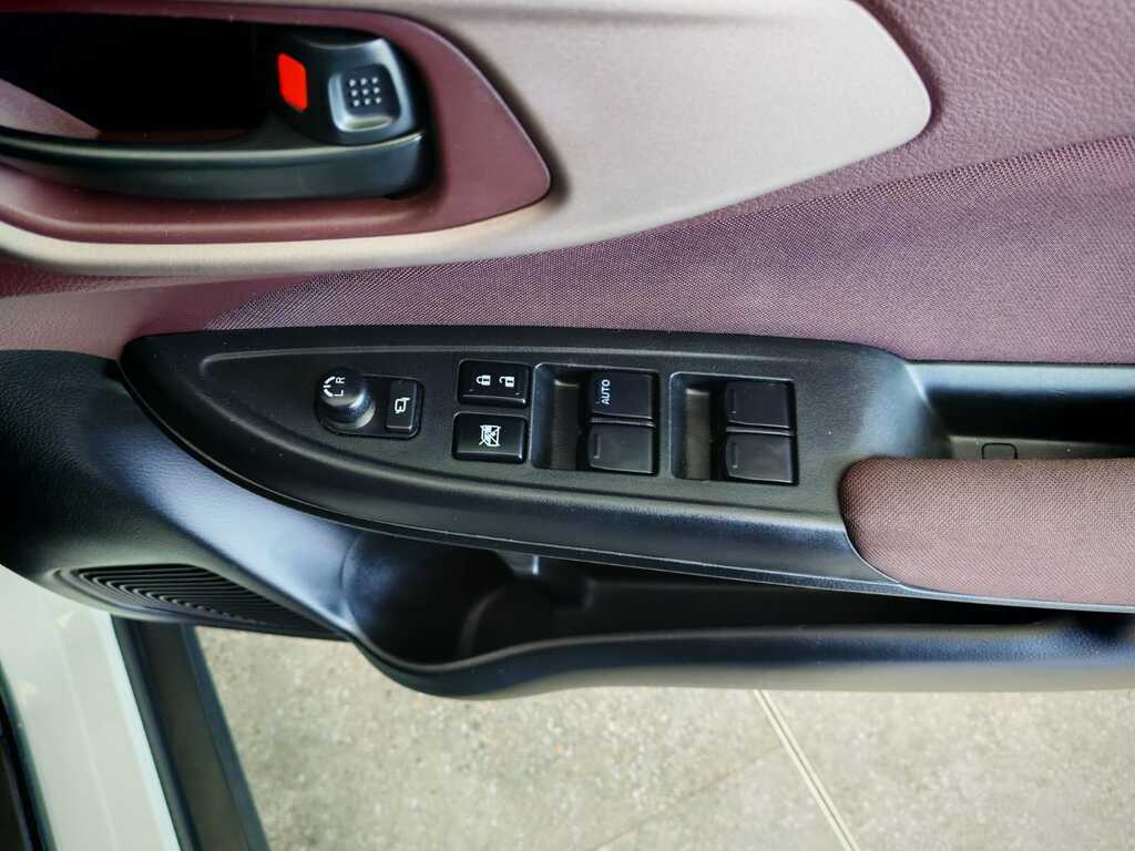 TOYOTA STARLET STARLET CROSS 1.5Xs A/T - 16