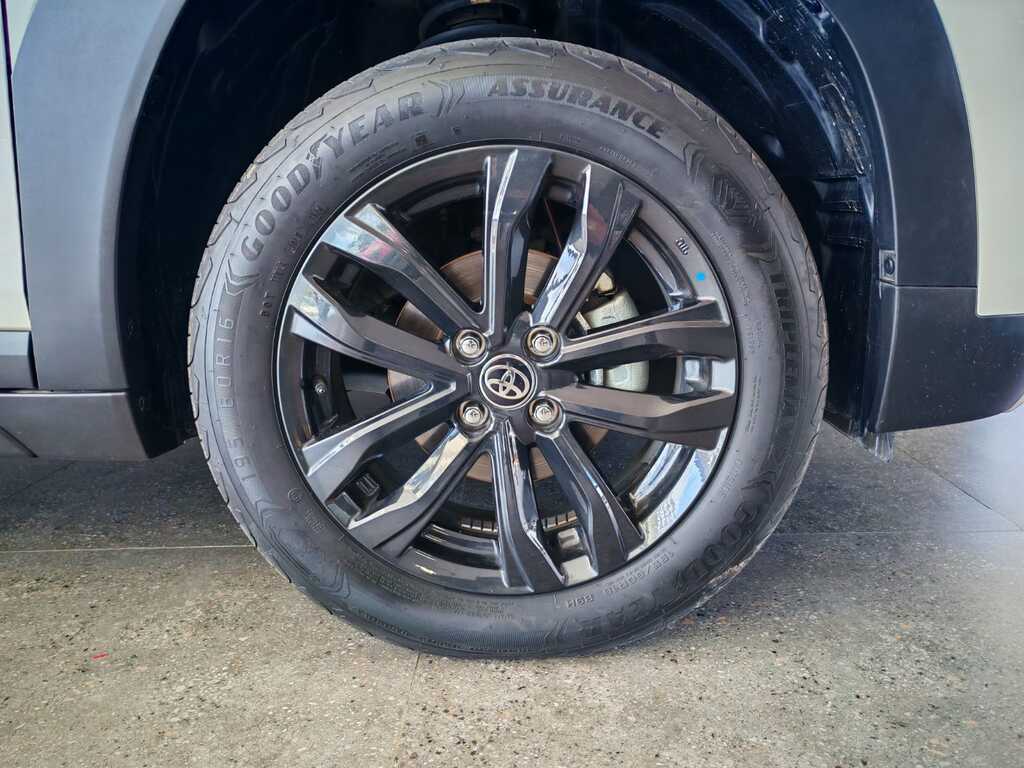 TOYOTA STARLET STARLET CROSS 1.5Xs A/T - 17