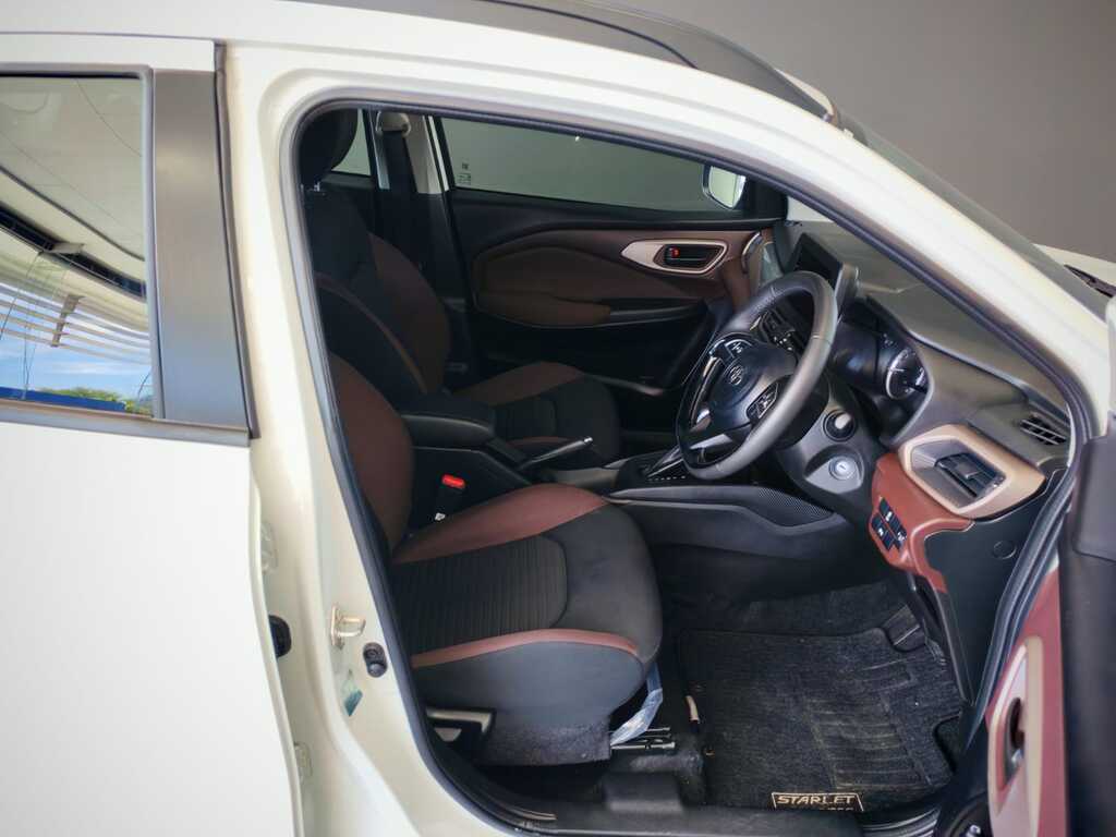 TOYOTA STARLET STARLET CROSS 1.5Xs A/T - 8