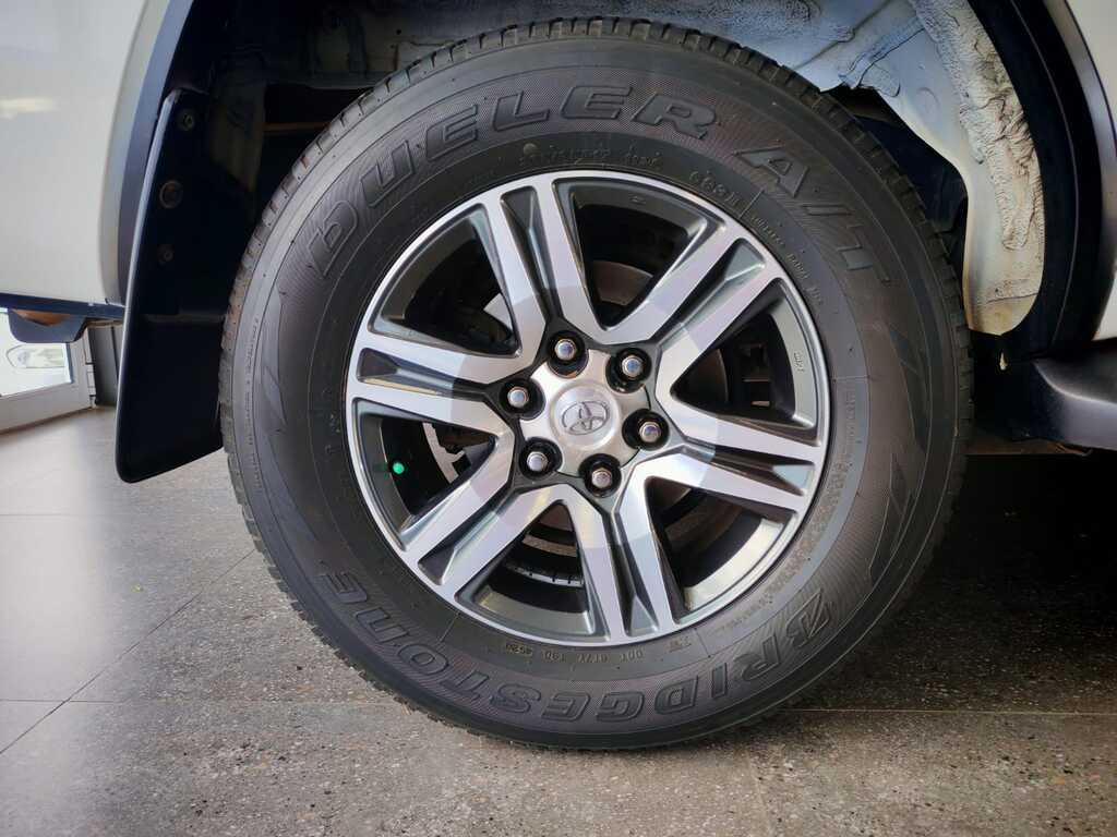 TOYOTA FORTUNER FORTUNER 2.4GD-6 R/B A/T - 17