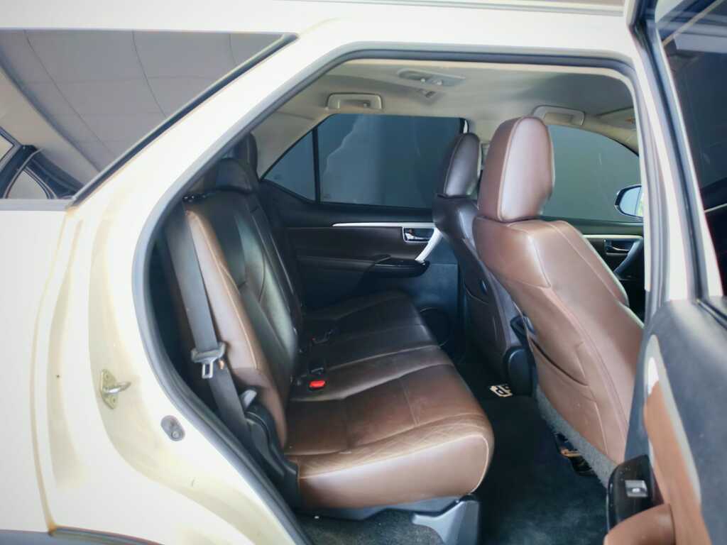 TOYOTA FORTUNER FORTUNER 2.4GD-6 R/B A/T - 8