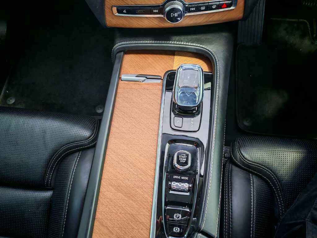 VOLVO XC90 XC90 T8 R-DESIGN/PLUS DARK AWD (PHEV)