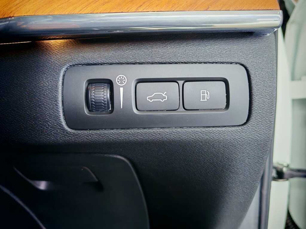 VOLVO XC90 XC90 T8 R-DESIGN/PLUS DARK AWD (PHEV)