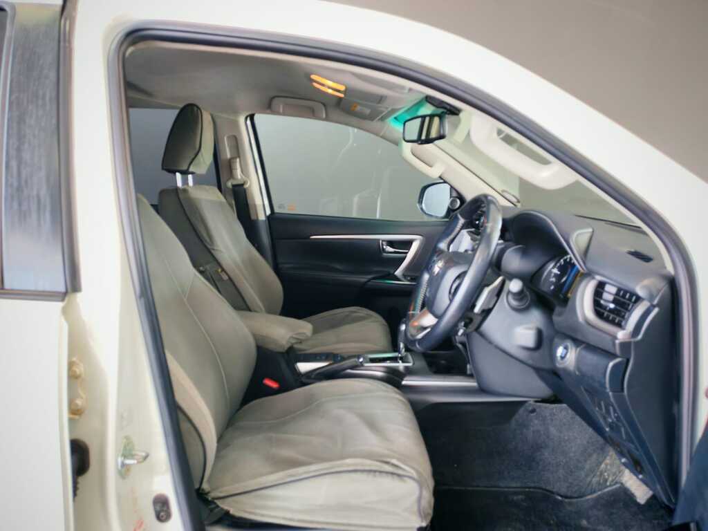 TOYOTA FORTUNER FORTUNER 2.8GD-6 R/B A/T