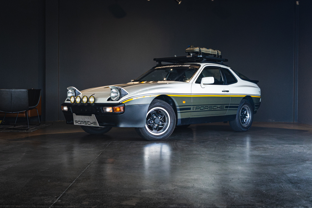 PORSCHE 944
