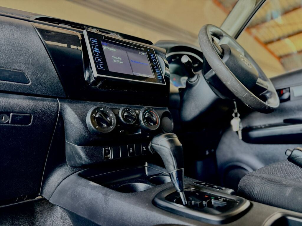 TOYOTA HILUX HILUX 2.4 GD-6 RB SRX A/T P/U E/CAB