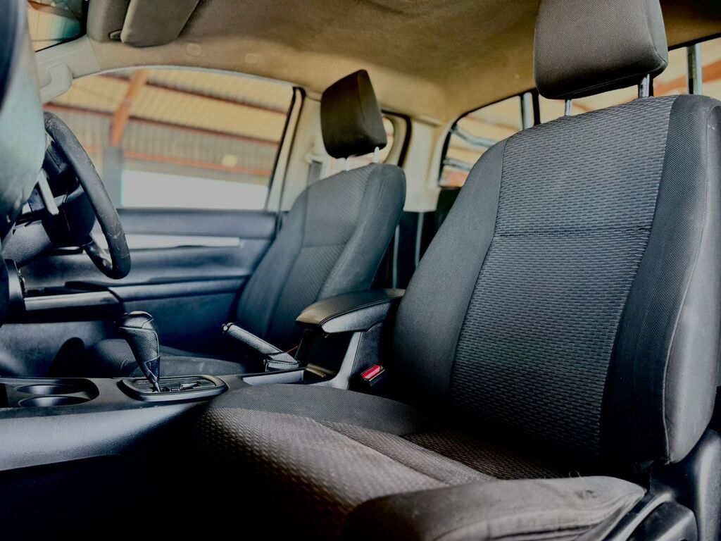TOYOTA HILUX HILUX 2.4 GD-6 RB SRX A/T P/U E/CAB