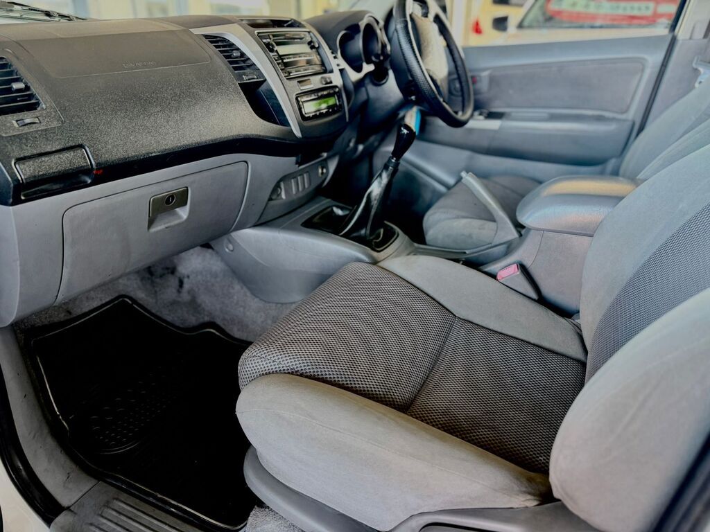 TOYOTA HILUX HILUX 3.0 D-4D RAIDER R/B P/U D/C - 16