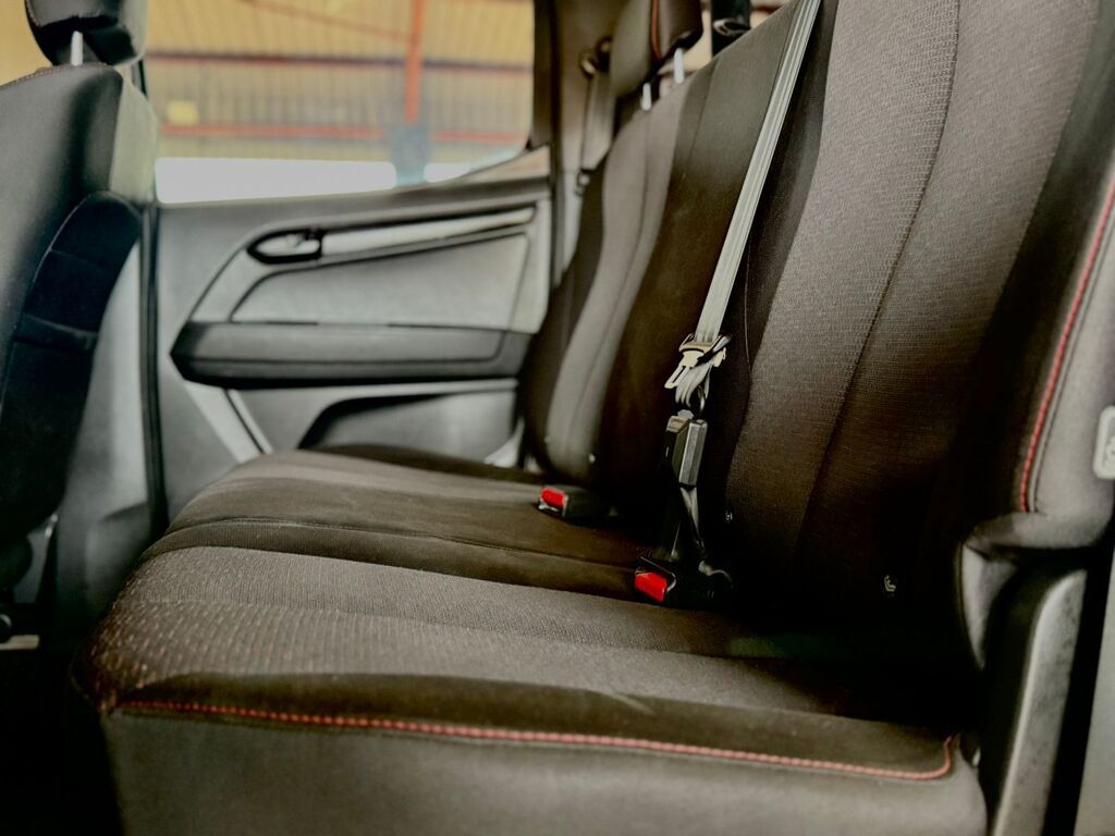 ISUZU D-MAX D-MAX 250 HO HI-RIDER D/C P/U