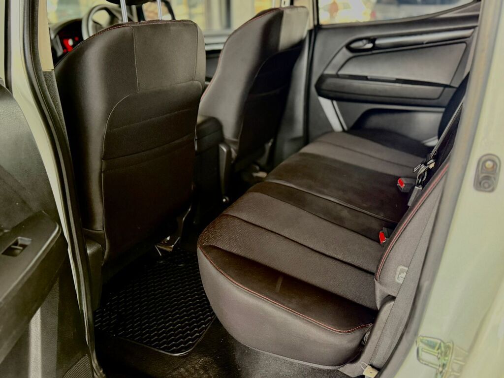 ISUZU D-MAX D-MAX 250 HO HI-RIDER D/C P/U