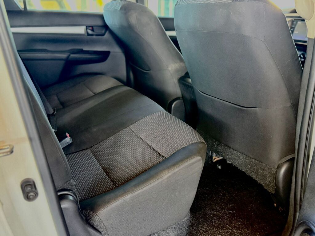 TOYOTA HILUX HILUX 2.4 GD-6 SRX 4X4 A/T P/U D/C