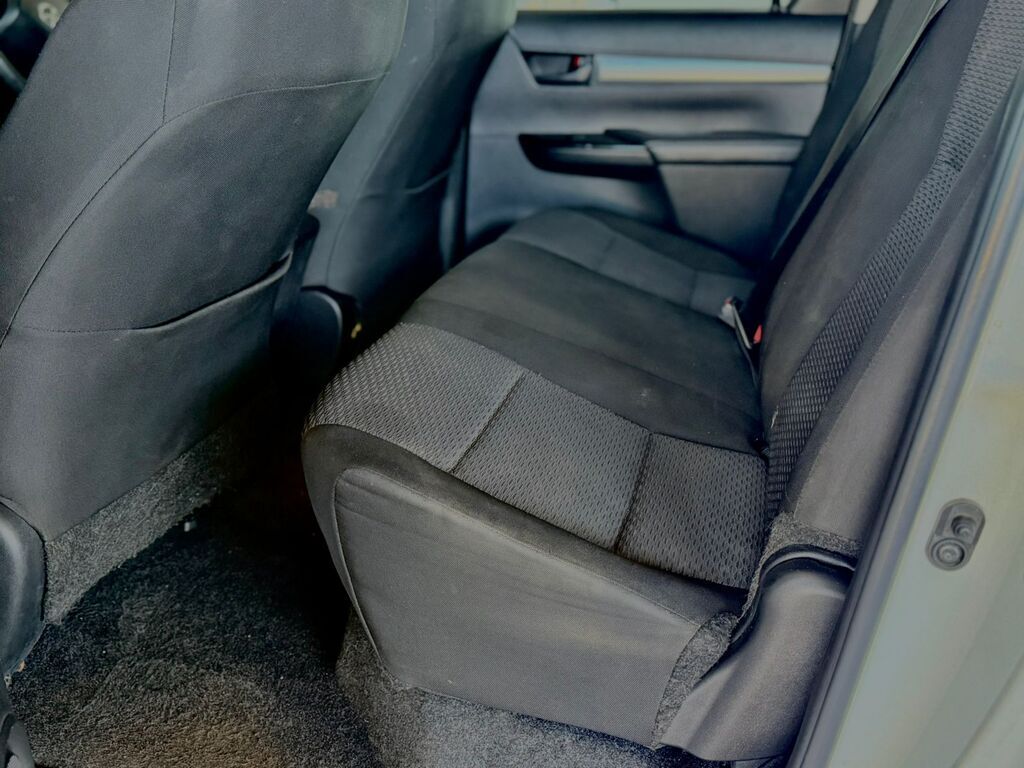 TOYOTA HILUX HILUX 2.4 GD-6 SRX 4X4 A/T P/U D/C