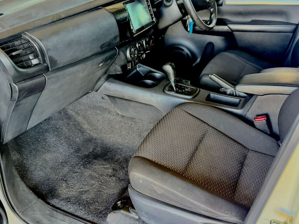 TOYOTA HILUX HILUX 2.4 GD-6 SRX 4X4 A/T P/U D/C