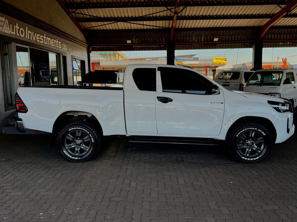 TOYOTA HILUX HILUX 2.4 GD-6 RB RAIDER P/U E/CAB