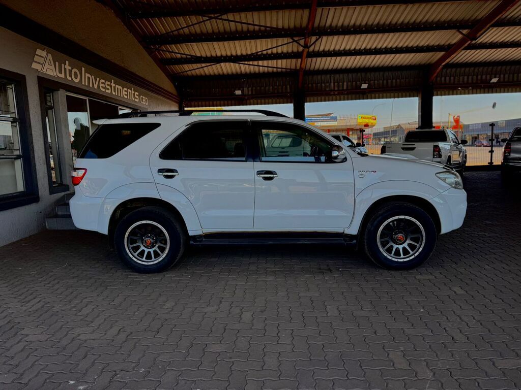 TOYOTA FORTUNER FORTUNER 3.0D-4D R/B A/T - 5