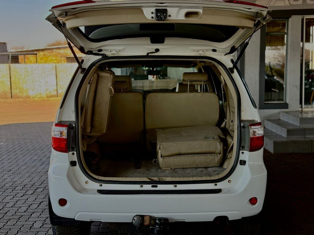 TOYOTA FORTUNER FORTUNER 3.0D-4D R/B A/T - 8