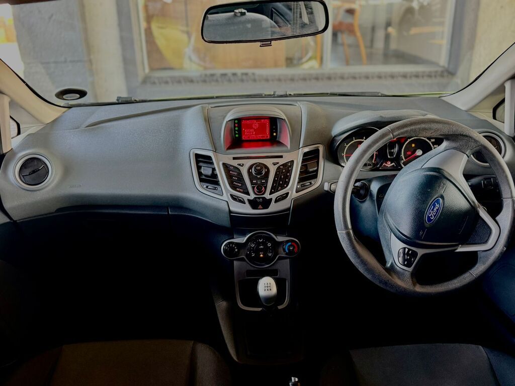 FORD FIESTA FIESTA 1.4i AMBIENTE 5Dr - 11